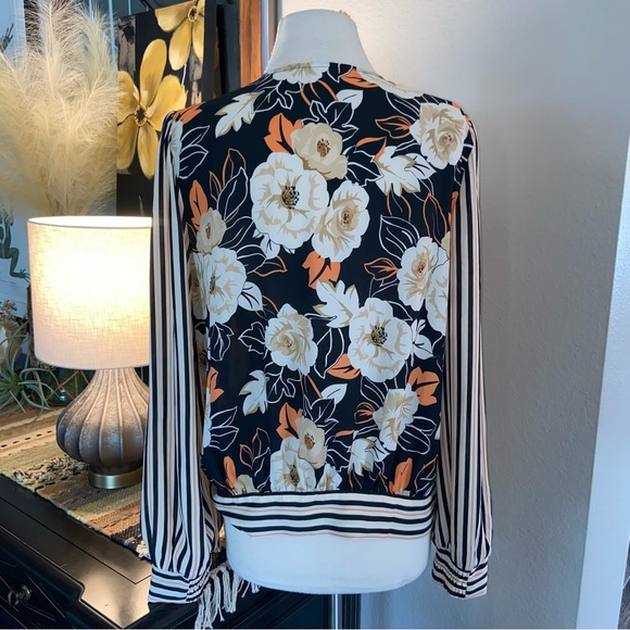 CAbi 4043 Enchant Blouse - Picture 3 of 4